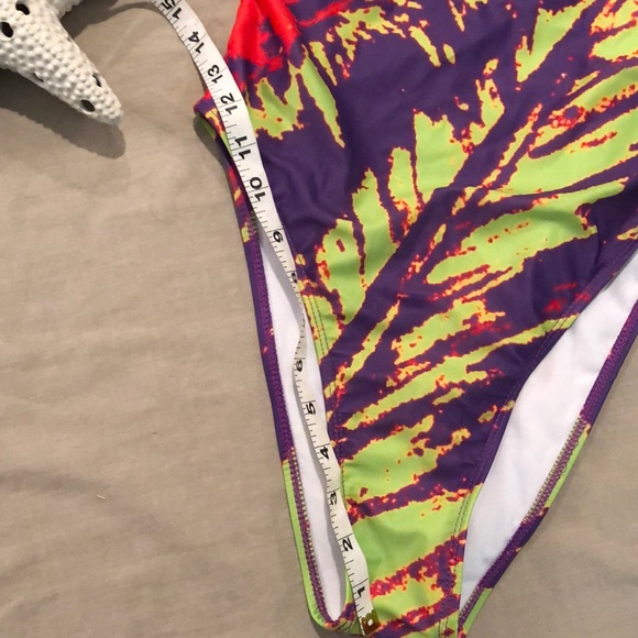 Super hot high cut leg one-piece tank swim Large - Picture 4 of 6